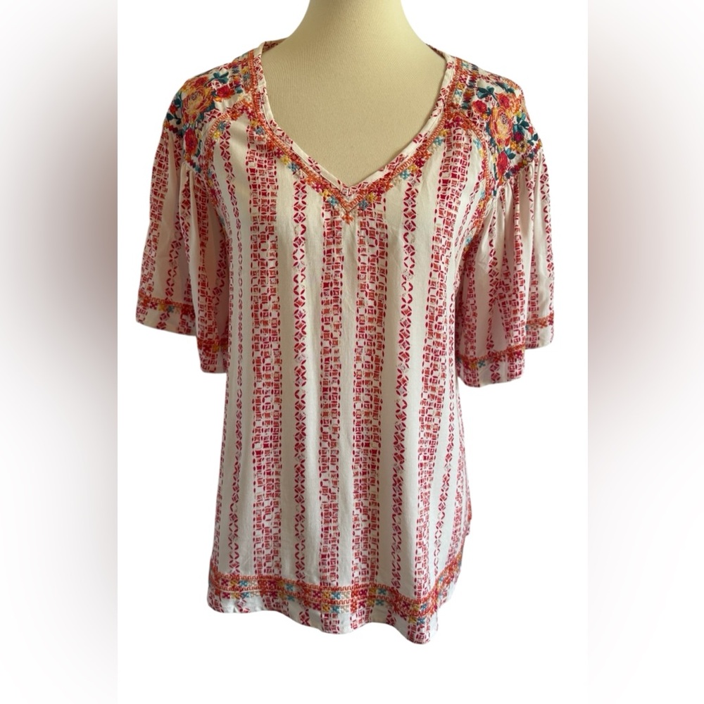 Savanna Jane White Top with Coral Embroidery &Multicolor Accents Size Medium